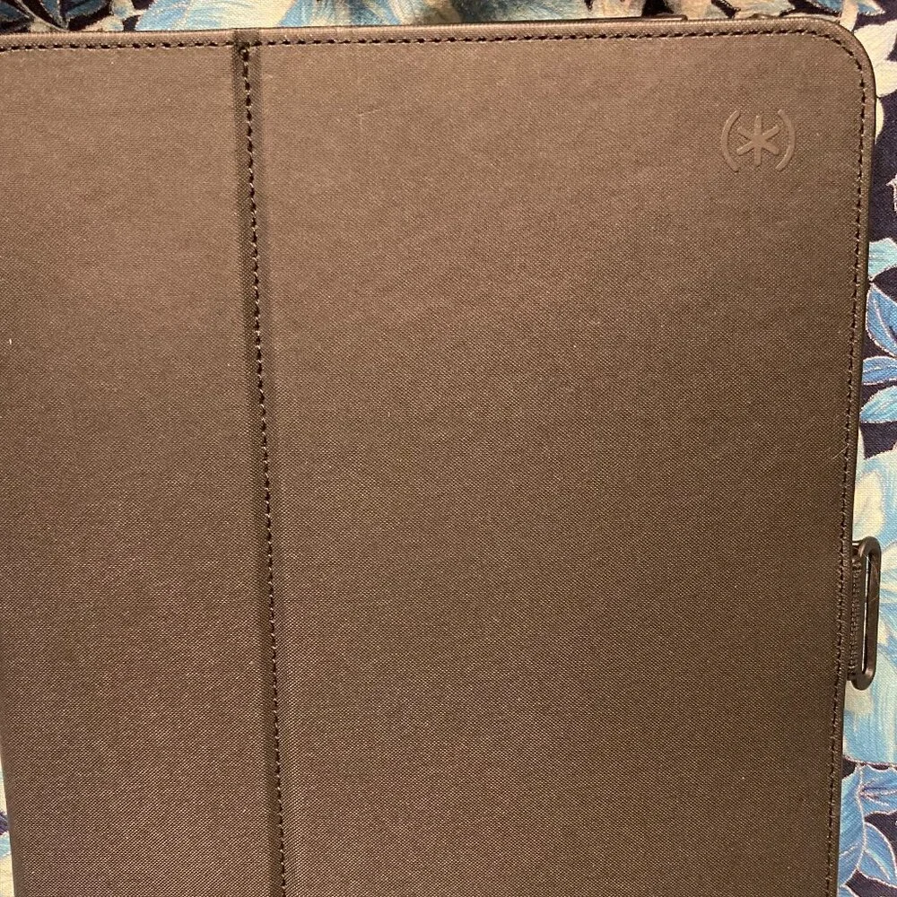 Speck - Balance Folio Case for Apple iPad Pro 11 2018- 2020  - Black